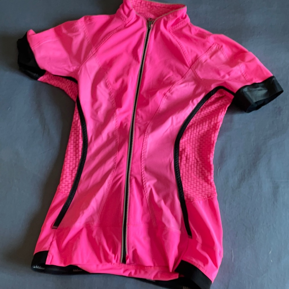 lu lu lemon cycling top